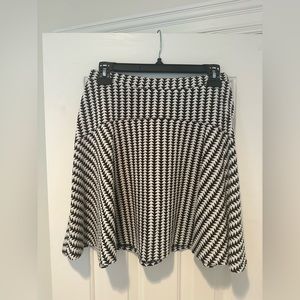 Bar III black and white patterned skirt